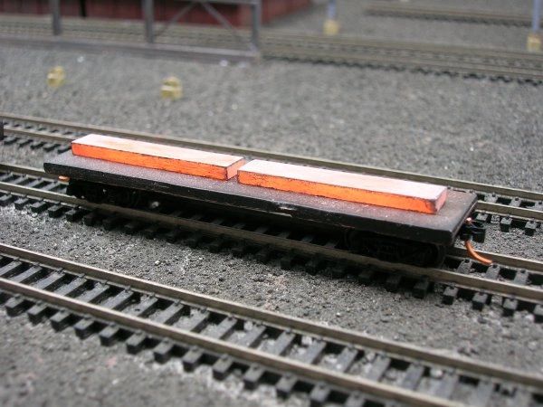 N Scale 40' Mill Car w/ 2 Hot Slabs