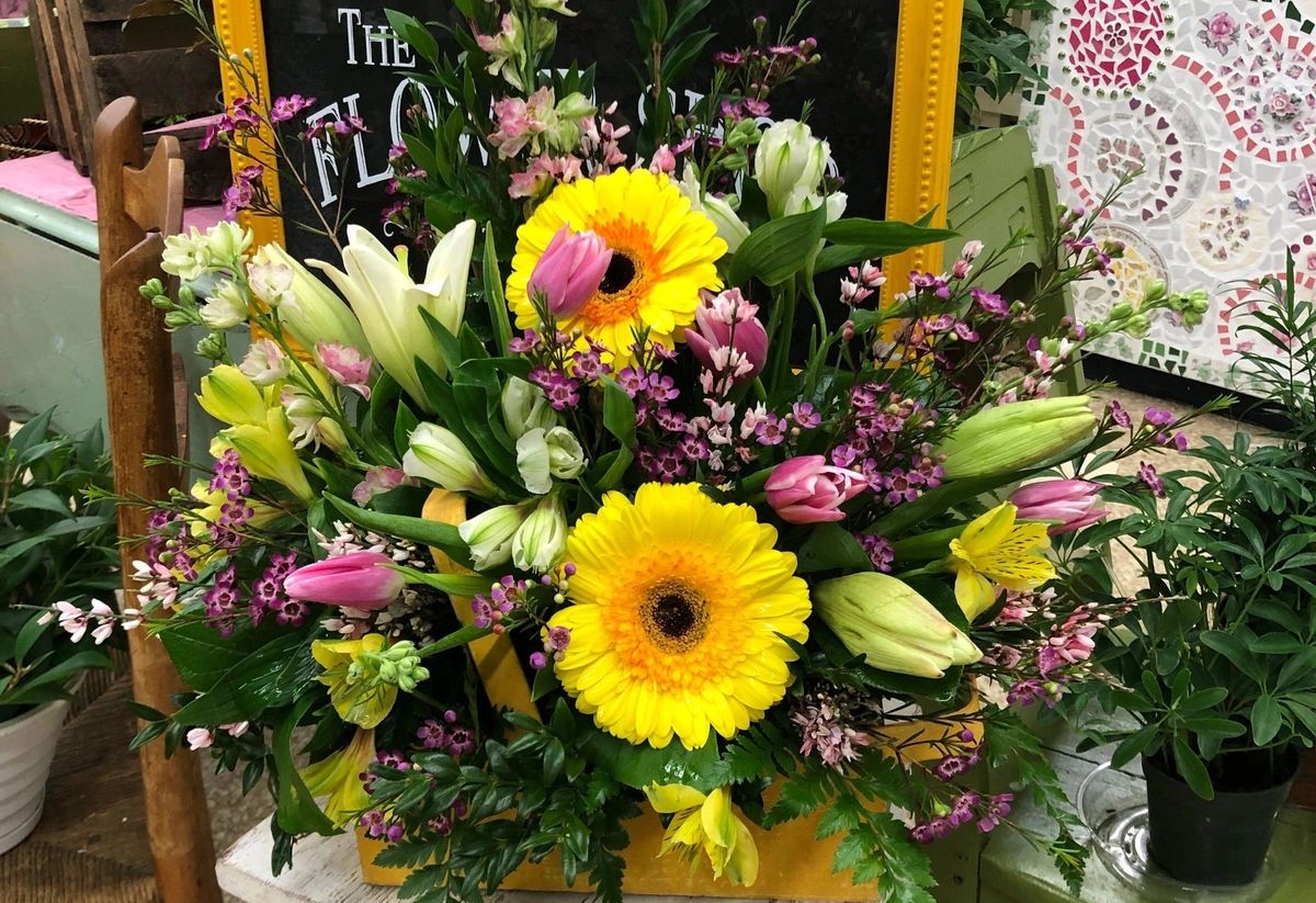 Flowers in Manistique, MI FLOWER SHOP AT BEN FRANKLIN