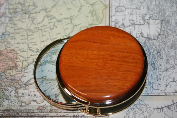 Handcrafted Paela Large Magnifying Glass Paperweight in a Beautiful 24 ct Gold Finish