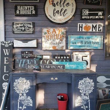 hand painted fall signs on reclaimed wood Nerdy Jenna www.nerdyjenna.com 