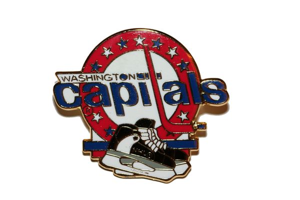 WASHINGTON CAPITALS NHL LOGO METAL LAPEL PIN BADGE .. NEW AND IN A PACKAGE