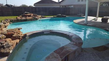 sugar land tx pool cleaner