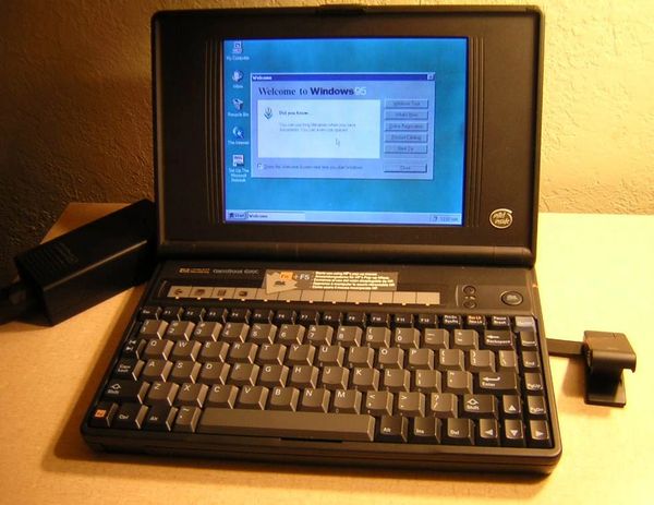 HP OmniBook 600C 4/50 Color Mini Notebook Computer Windows 95