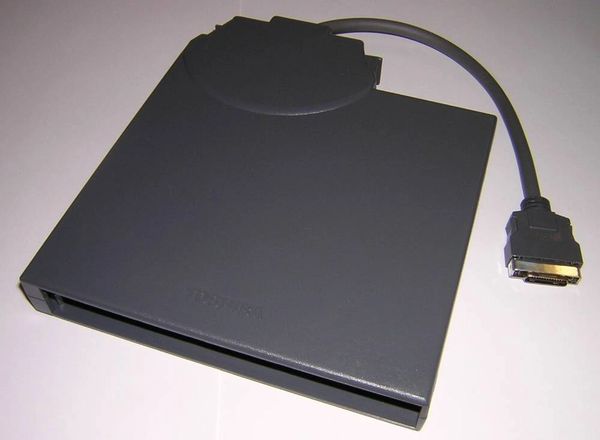 Toshiba Tecra 8000 8100 8200 External Floppy Disk Drive Bay