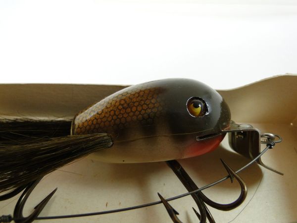 Vintage 1 3/4 wooden Creek Chub Bait Co. Surface Dingbat #5400 fishing lure  with glass eyes - AAA Auction and Realty