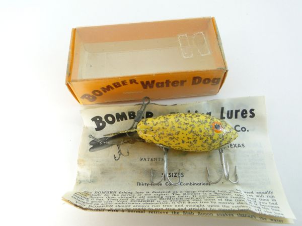 Vintage Bomber Water Dog #1620 Wooden Fishing Lure With Box and Insert.