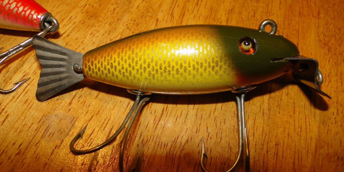 Antique & Vintage Fishing Lures and Accoutrement