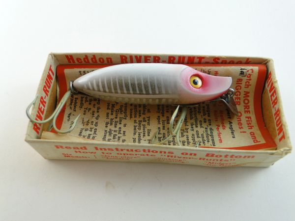 Heddon River Runt 9110 XRW 2 Piece Hardware NEW CONDITION with Box Bottom and Catalog