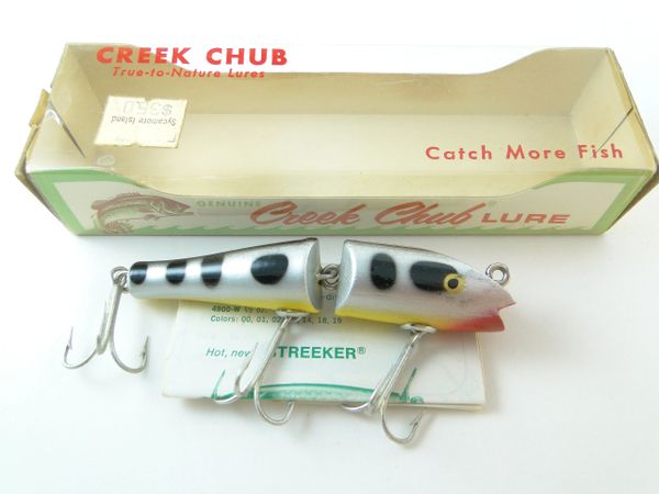 VINTAGE OLD FISHING LURE LOT BOMBER WATER DOG CREEK CHUB DARTER + MORE