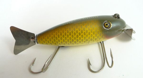 Creek Chub 804 Deluxe Wagtail Golden Shiner Military Stencil DLT