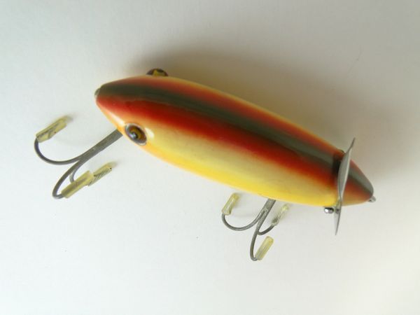 Heddon Crab Wiggler model 1901 with 2 Piece Hardware in RAINBOW