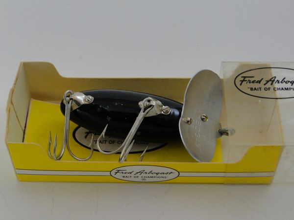 Vintage South Bend Bait Co. fishing lure - Fred Arbogast Jitterbug - Lil  Dusty Online Auctions - All Estate Services, LLC