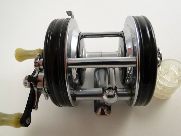 Ambassadeur 5000C 4 screw | Old Antique & Vintage Wood Fishing 