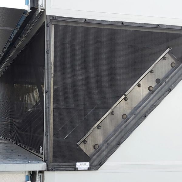 Air filter screen on fresh air damper intake