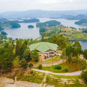 bunyonyi safaris resort