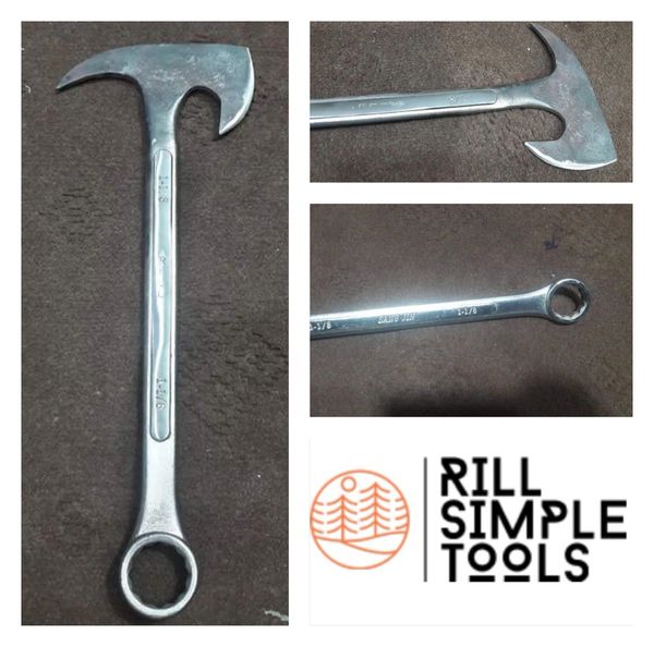 Gear head wrench axe