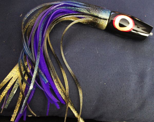 Prometheus Black Head Gold Eyes