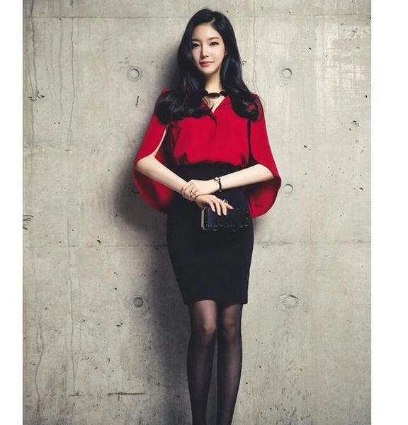 Ladylike Women Solid Top Slim-fitted Black Skirt