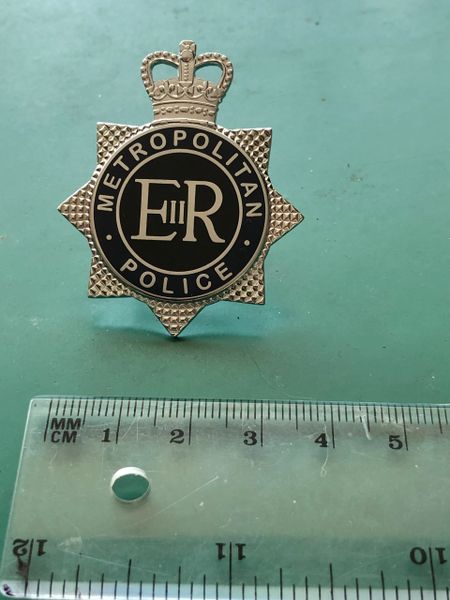 Metropolitan Police metal & enamel badge