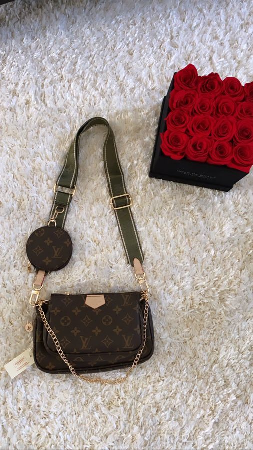 LV MULTI POCHETTE (GREEN STRAP) for Sale in Mesa, AZ - OfferUp