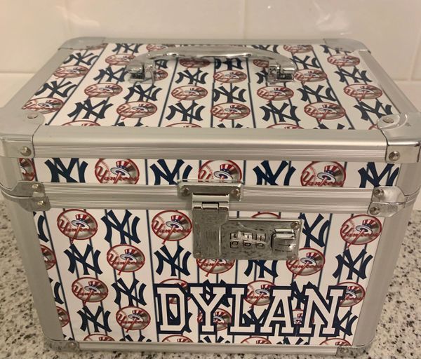 Lock BoxPersonalized Single Team or College Step & Repeat Pattern