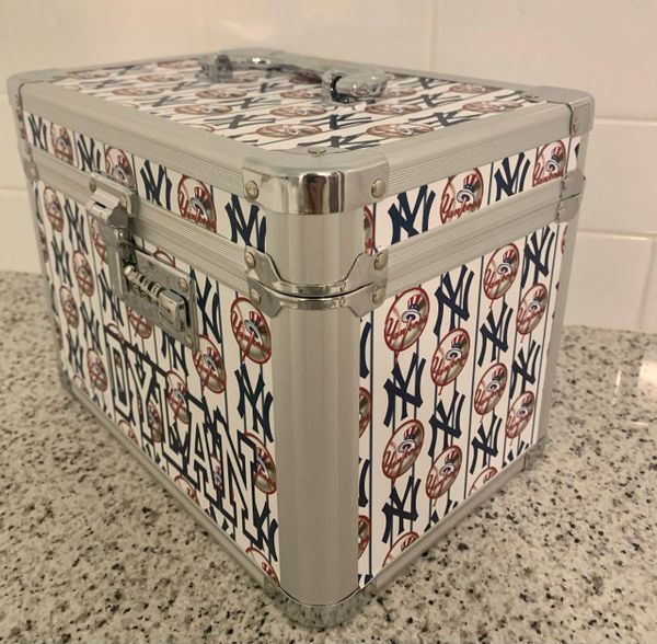 Lock BoxPersonalized Single Team or College Step & Repeat Pattern