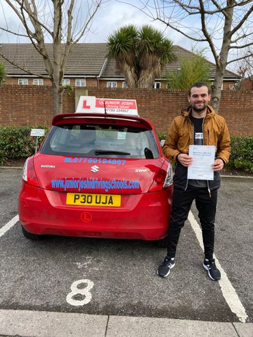Pupil passed with 1 minor fault