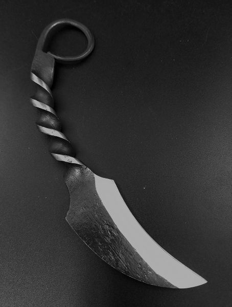 Karambit Twisted Pattern Handle Belt Loop