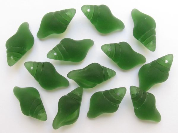Glass CONCH SHELL PENDANTS 26x12mm Shamrock green Top Drilled BEAD Supply for making jewelry
