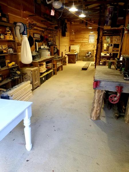 Rustic Farmhouse Mudroom Bench With Shelf