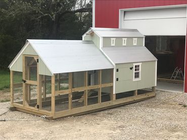 This coop features an optional automatic door inside the run area.