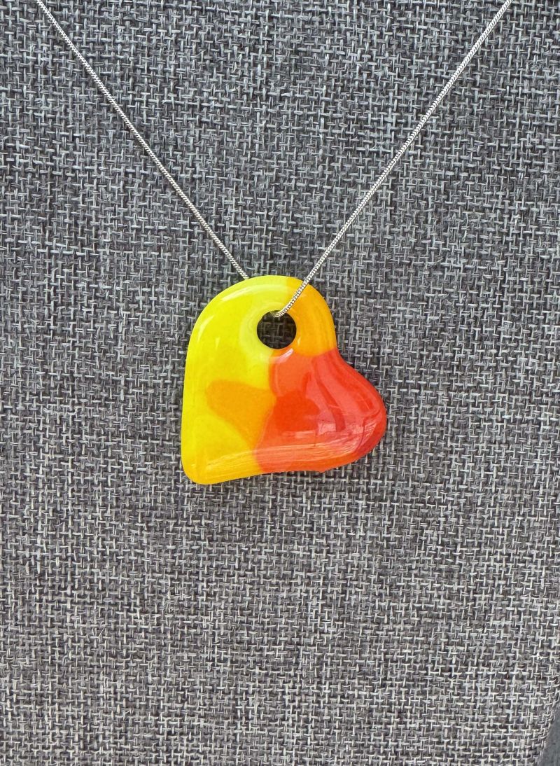 flame_heart_pendant_1.jpg