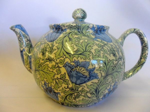 William Morris Anemone Large Teapot