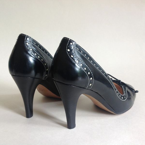 HOBBS Black All Leather Brogue Patterned Almond Toe Bow Front 3.5
