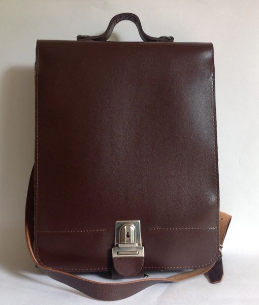 Large Brown Light Weight Faux Leather Vintage 1980s Satchel Briefcase With Leather Strap & Key