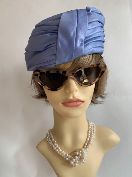 Vintage 1960s Jackie O Light Blue Turban Pleated Fabric Hat 21” Fully Lined