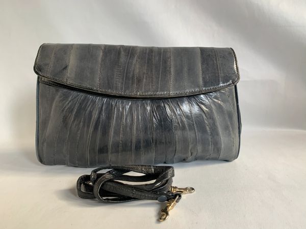 Vintage 1980s Grey Eel Skin Clutch Shoulder Bag With Strap & Grey Suede Lining.