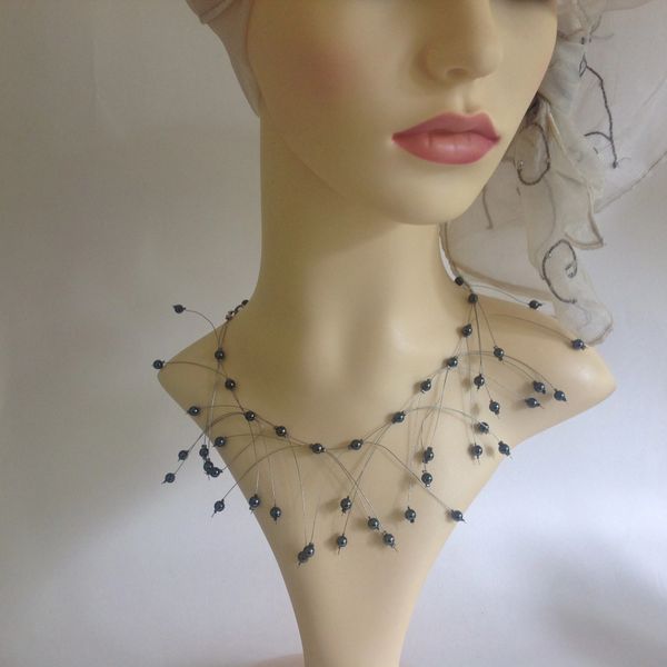 Pewter Coloured Glass Bead & Steel Wire Decorative Delicate Necklace Choker.