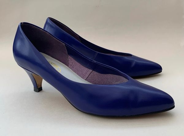 Navy blue leather deals court shoes uk