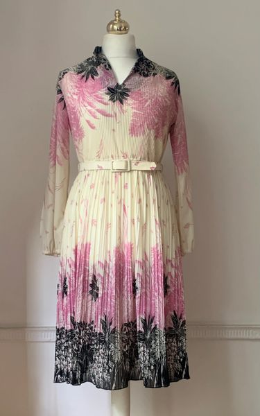 Vintage 1970s Ivory Pink Black Pleated Belted Blouson Tea Dress Below Knee UK 10