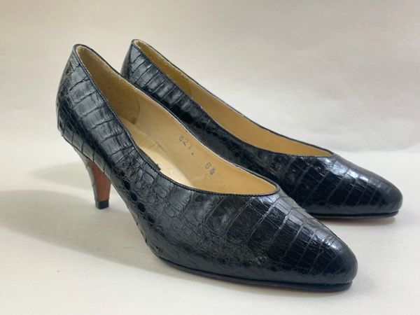 SIAM LEATHER GOODS Vintage 1980s Black Crocodile Mid Heel Court Shoe UK 4.5
