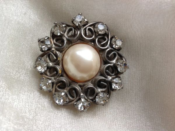 Vintage Diamanté And Faux Pearl Metal Mini Pin Brooch
