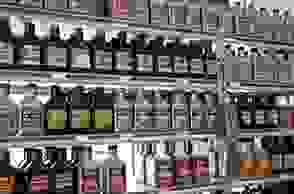 Shelve with motor oil