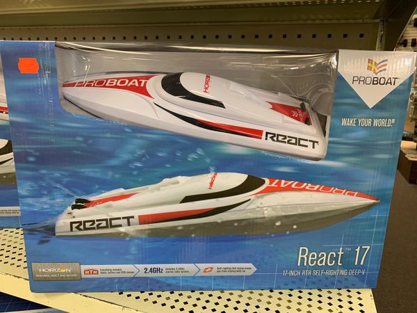 React 17" RTR Self-Righting Deep-V Boat
