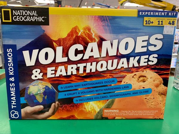 Volcanoes & Earthquakes Kit
