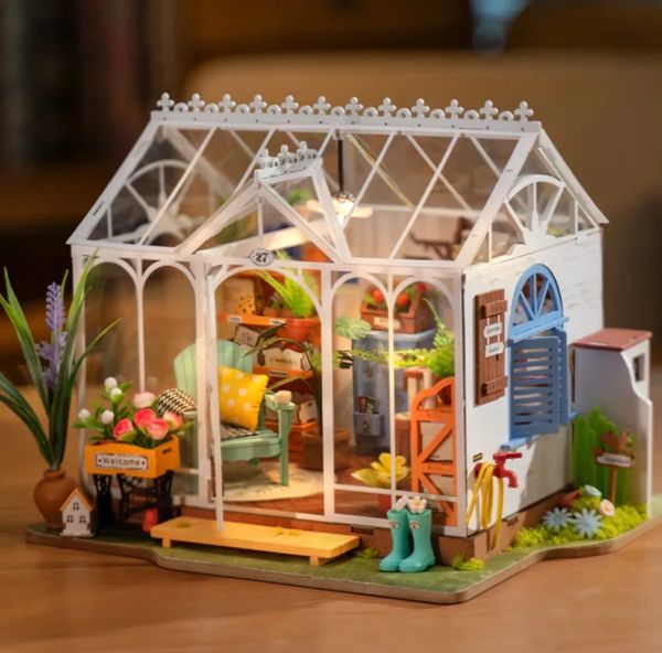 Rolife Dreamy Garden House Miniature House Kit DG163