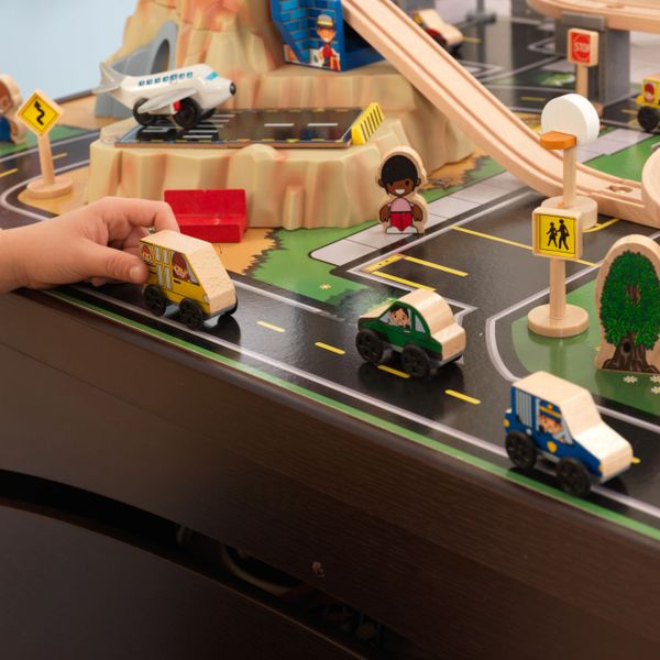 Kidkraft metropolis train table & clearance set