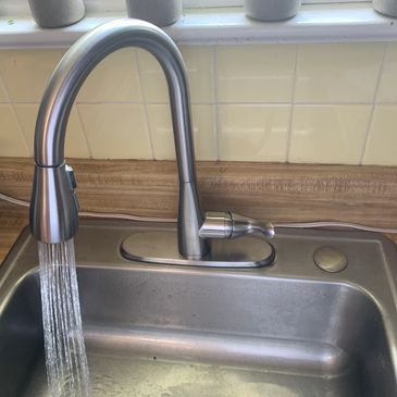 Kitchen sink replacement, Kitchen faucet