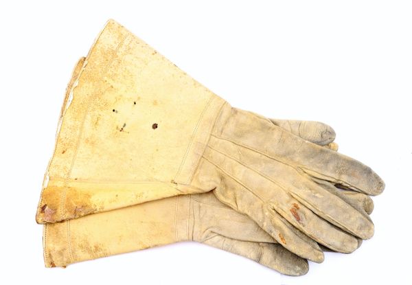 Civil War Gauntlets / SOLD