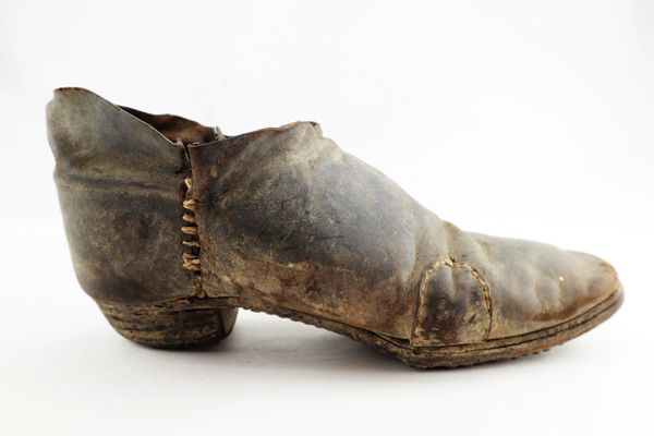 Confederate Shoe from Mississippi Battlefield / Sold